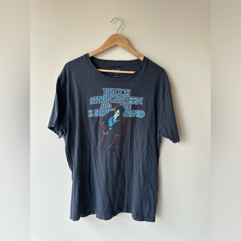Abercrombie Soft Graphic Distressed Tee Size Large